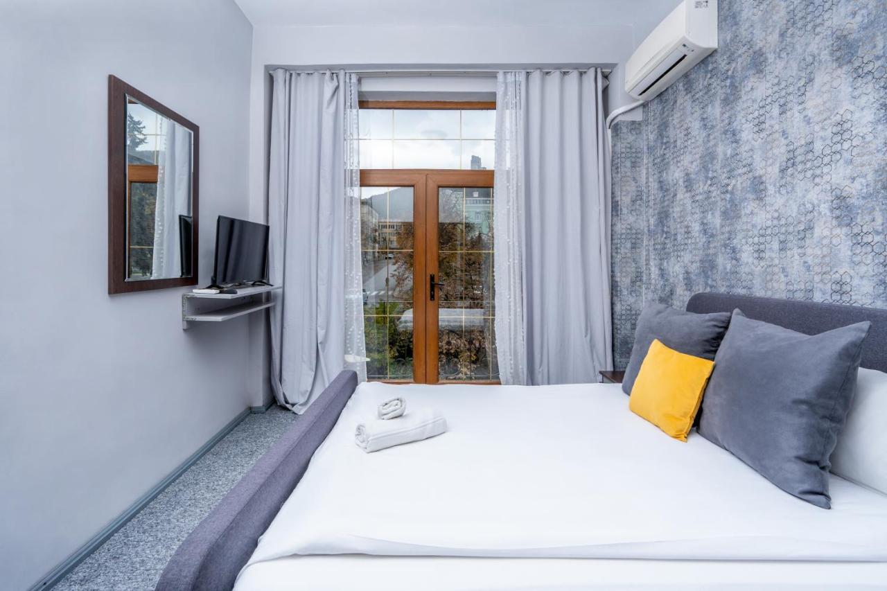 Family Hotel Central Sjumen Eksteriør billede