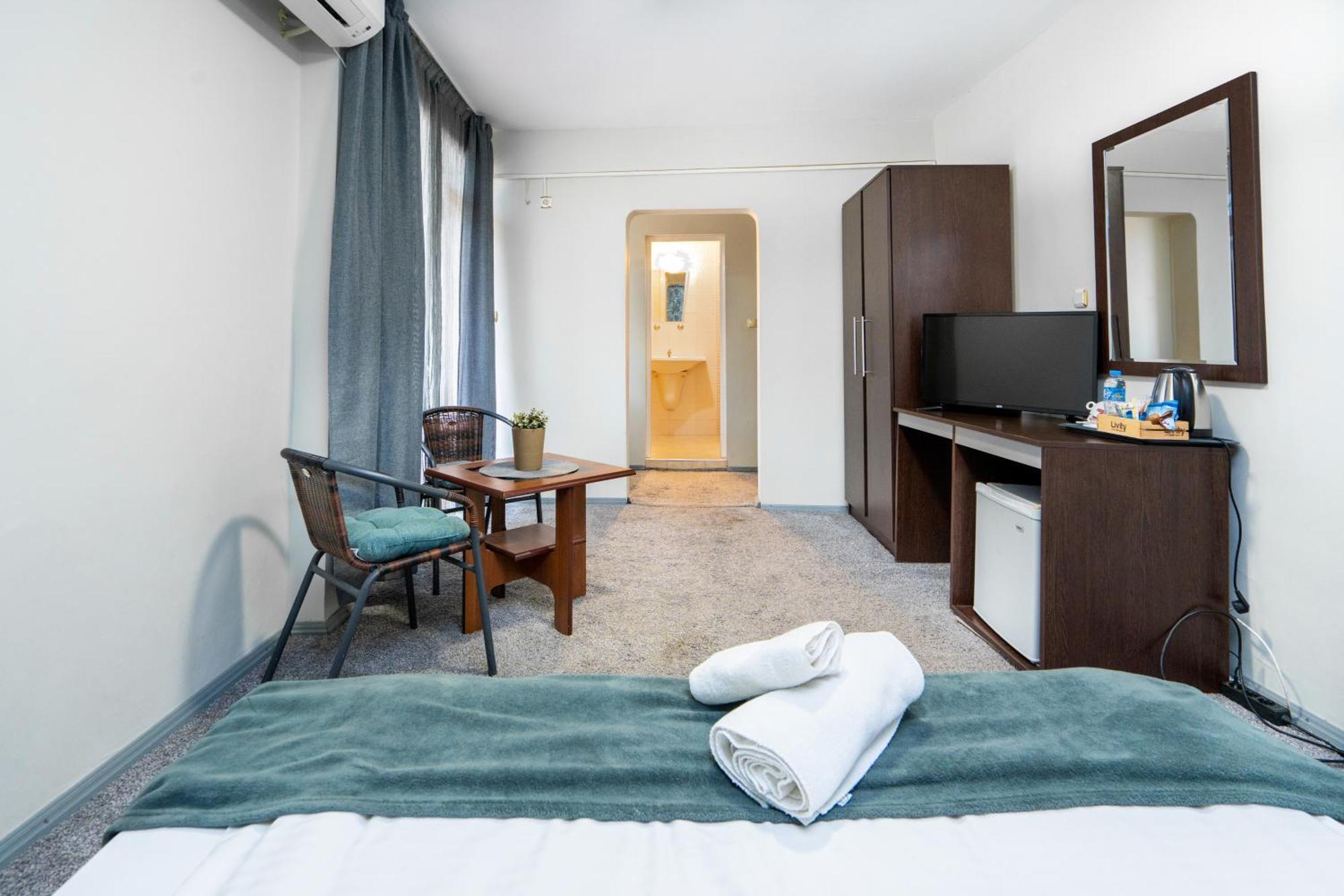 Family Hotel Central Sjumen Eksteriør billede